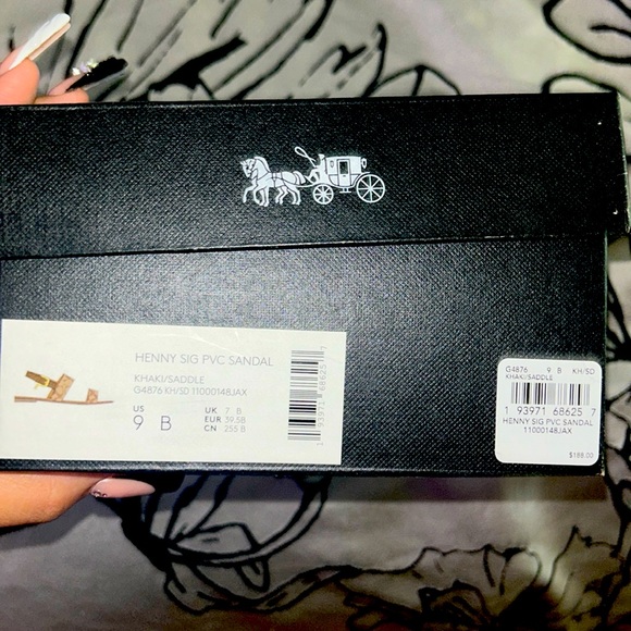 ✨AUTHENTIC✨Coach Khaki sandals worn about 2-4 times. NOT for wide feet girlies😩 - Picture 1 of 13